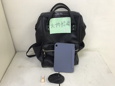 897 黑色背包(內含平板電腦、無線滑鼠、印章)圖片