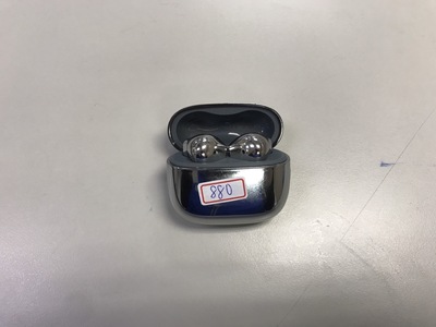 880 銀色藍芽耳機(含充電盒)圖片